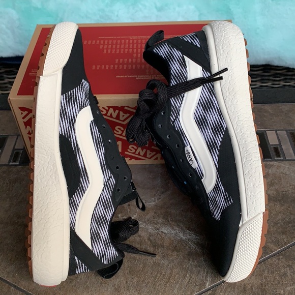 VANS ULTRARANGE EXO BLUR CHECKERBOARD WMNS - Picture 8 of 14